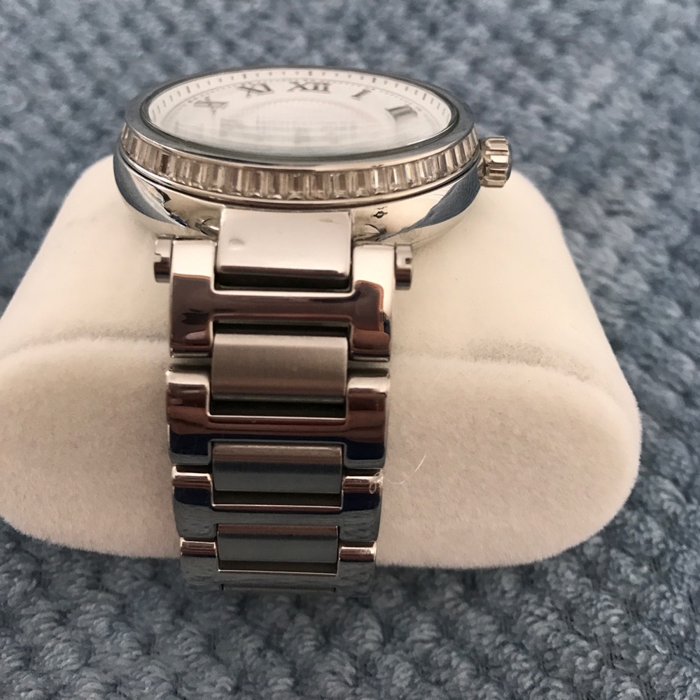 Michael Kors Silver Tone Stainless Steel Roman Dial Watch - Picture 4 of 4